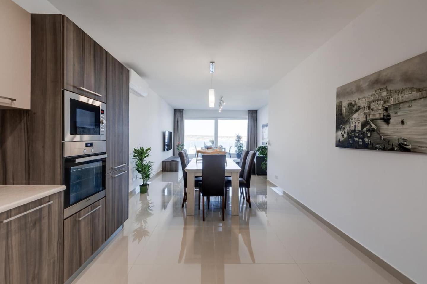9Ten11 Seafront By Homely Mellieħa Exteriör bild