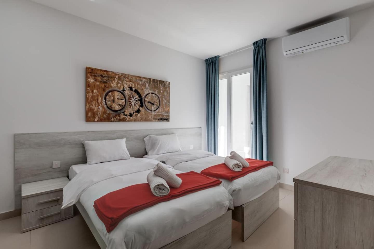 9Ten11 Seafront By Homely Mellieħa Exteriör bild